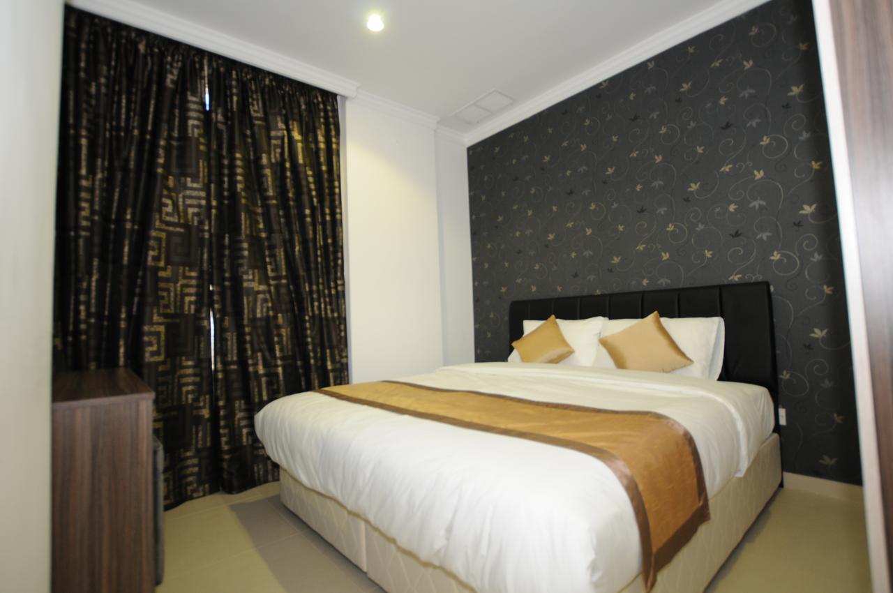 Al Muhanna Plaza Luxury Apartments Kuwait City Exterior foto